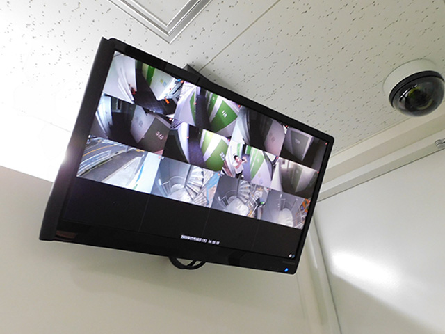 防犯カメラモニター